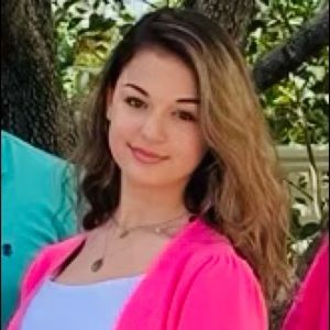 Meet your Posher, Alyssa